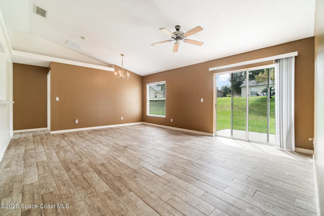 Photo of 11833 Foxglove Drive