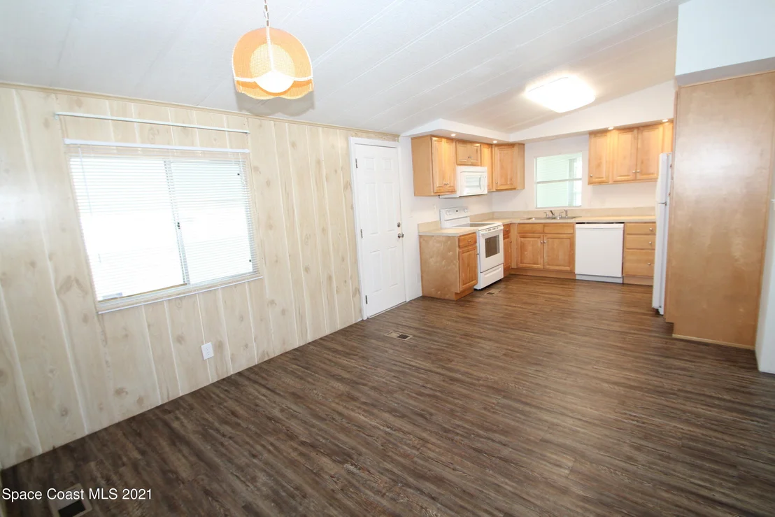 Photo of 2505 Amberly Road NE