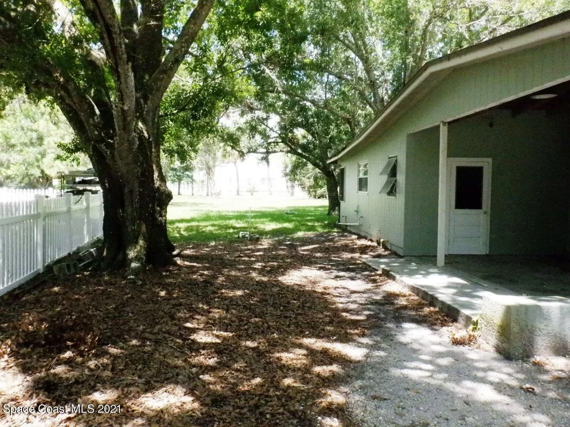 Photo of 1490 Blanche Street
