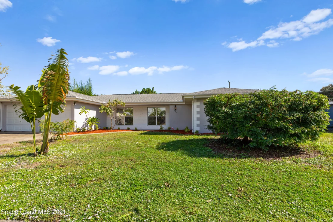 Photo of 867 Daytona Drive NE