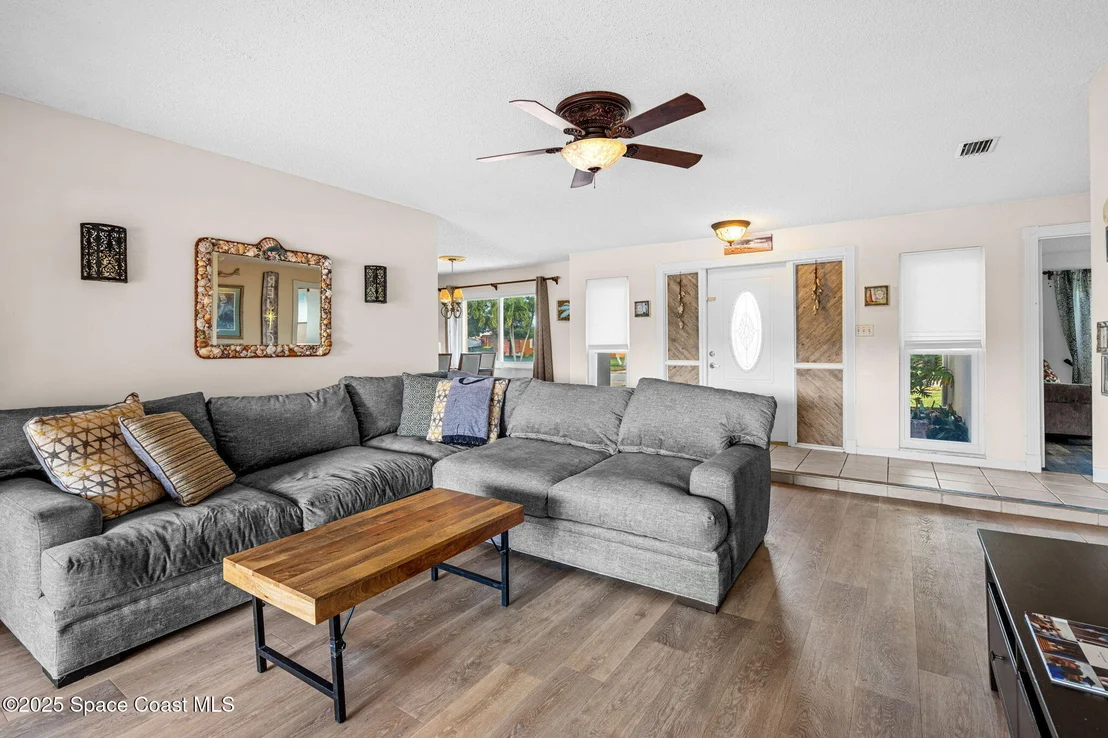 Photo of 406 Thrush Drive