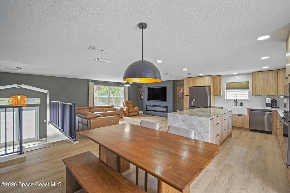 Photo of 4030 Milwaukee Avenue