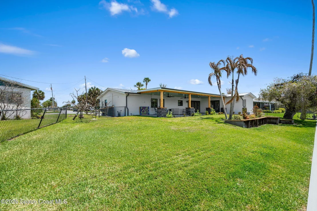 Photo of 213 River Road