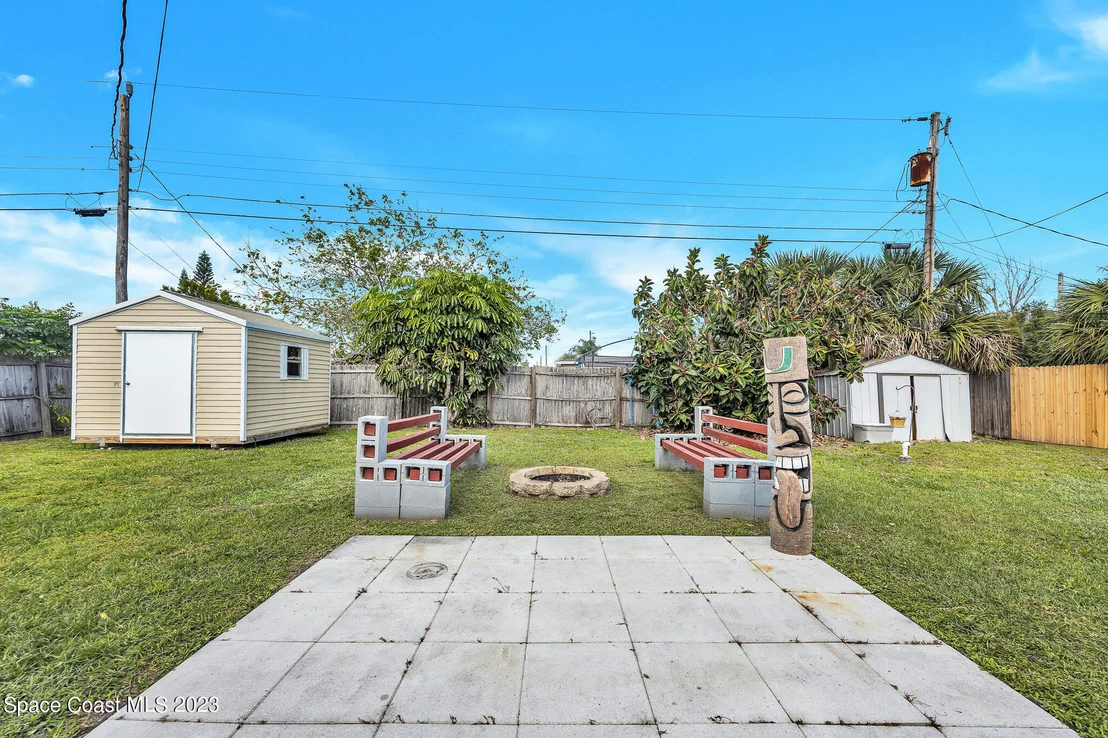 Photo of 2981 Kosuth Road NE