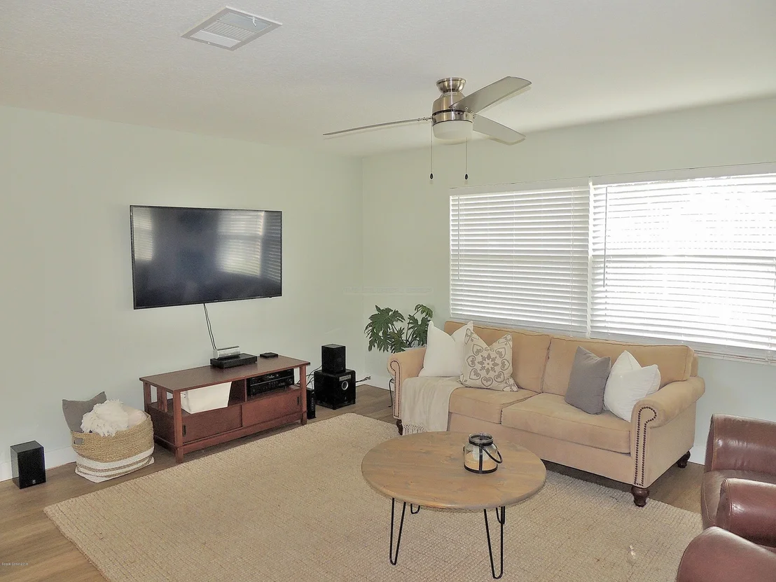 Photo of 991 Nagle Drive