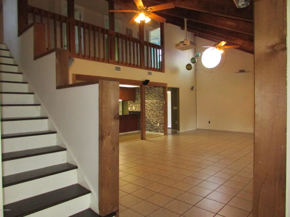 Photo of 385 N Range Road