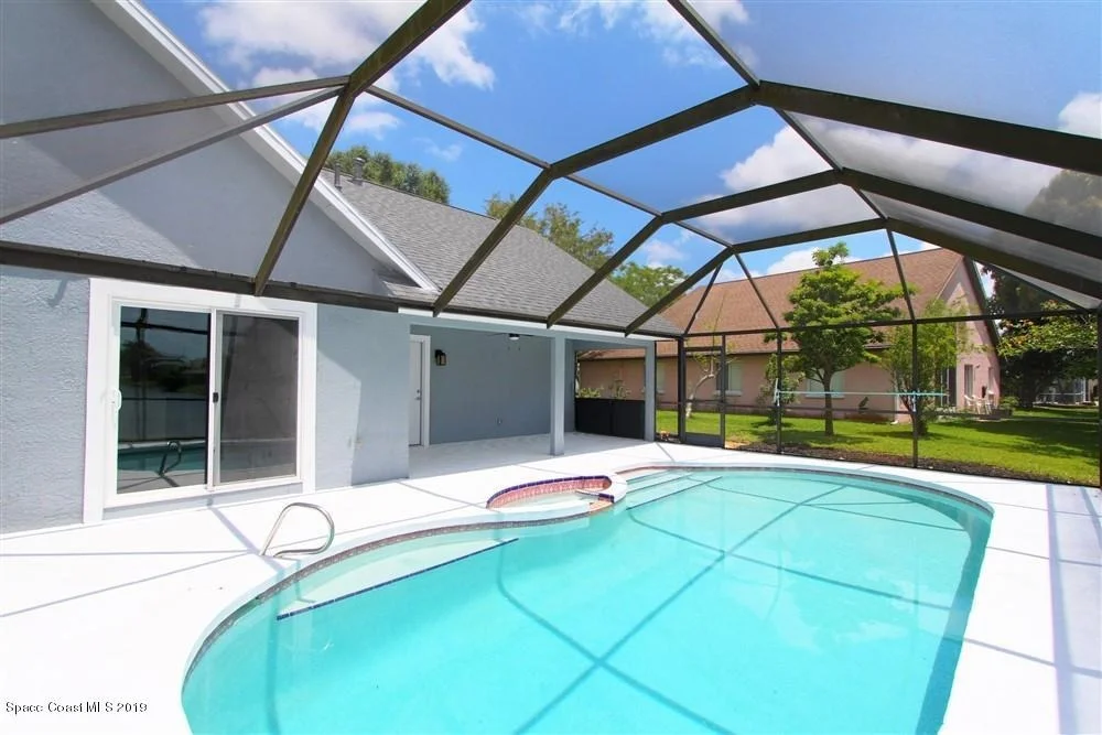 Photo of 2090 Lionel Drive