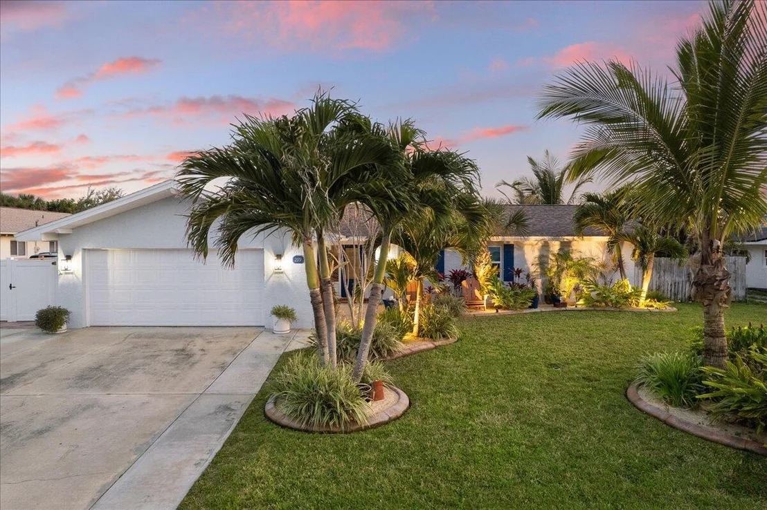 Photo of 219 5th Avenue