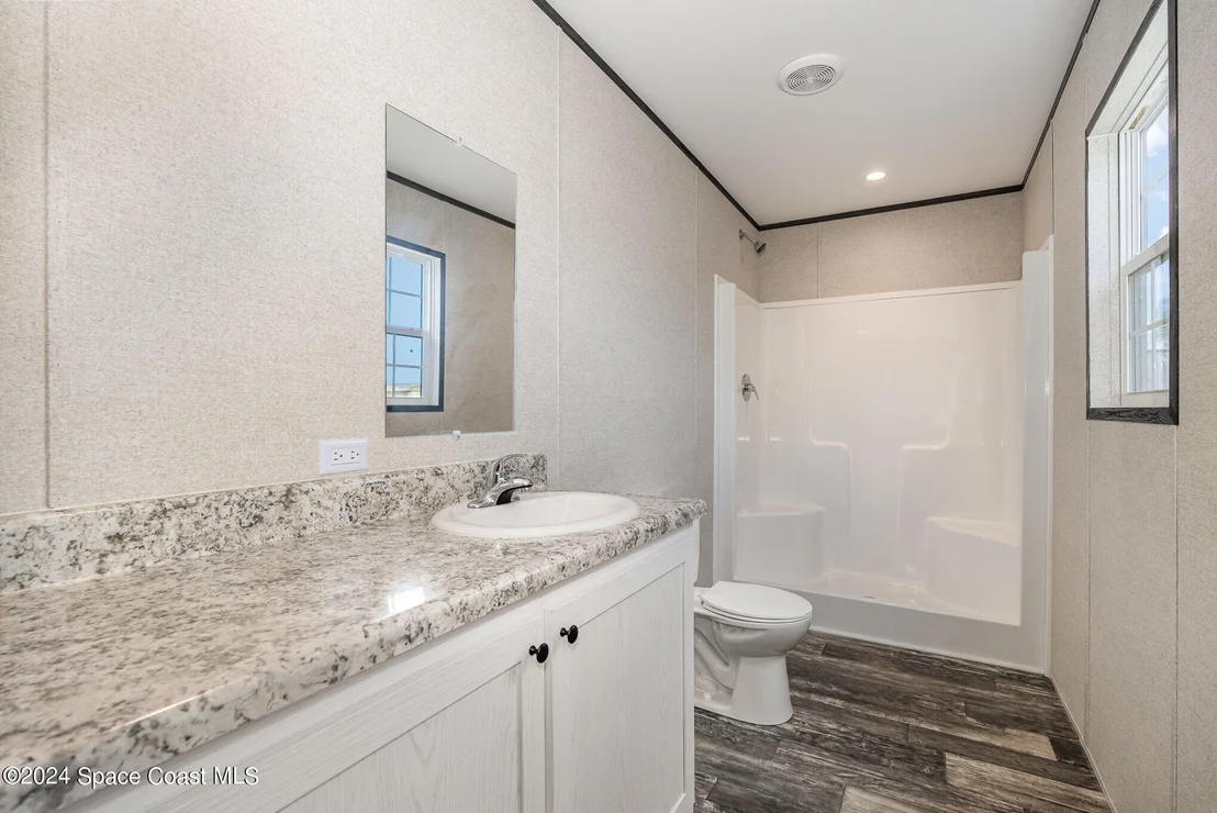 Photo of 2551 Chatham Way NE