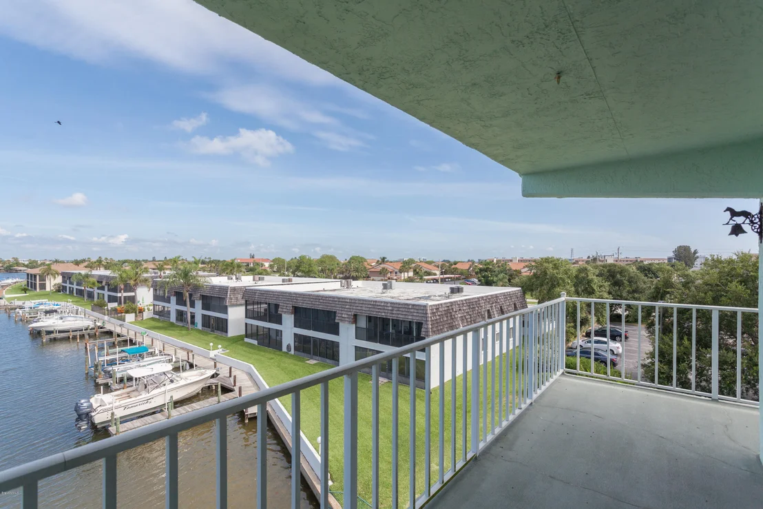 Photo of Unit 2405 at 1750 Commodore Boulevard