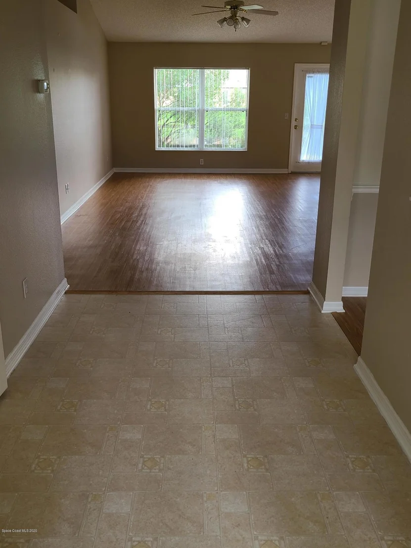 Photo of 1085 Kingfisher Way