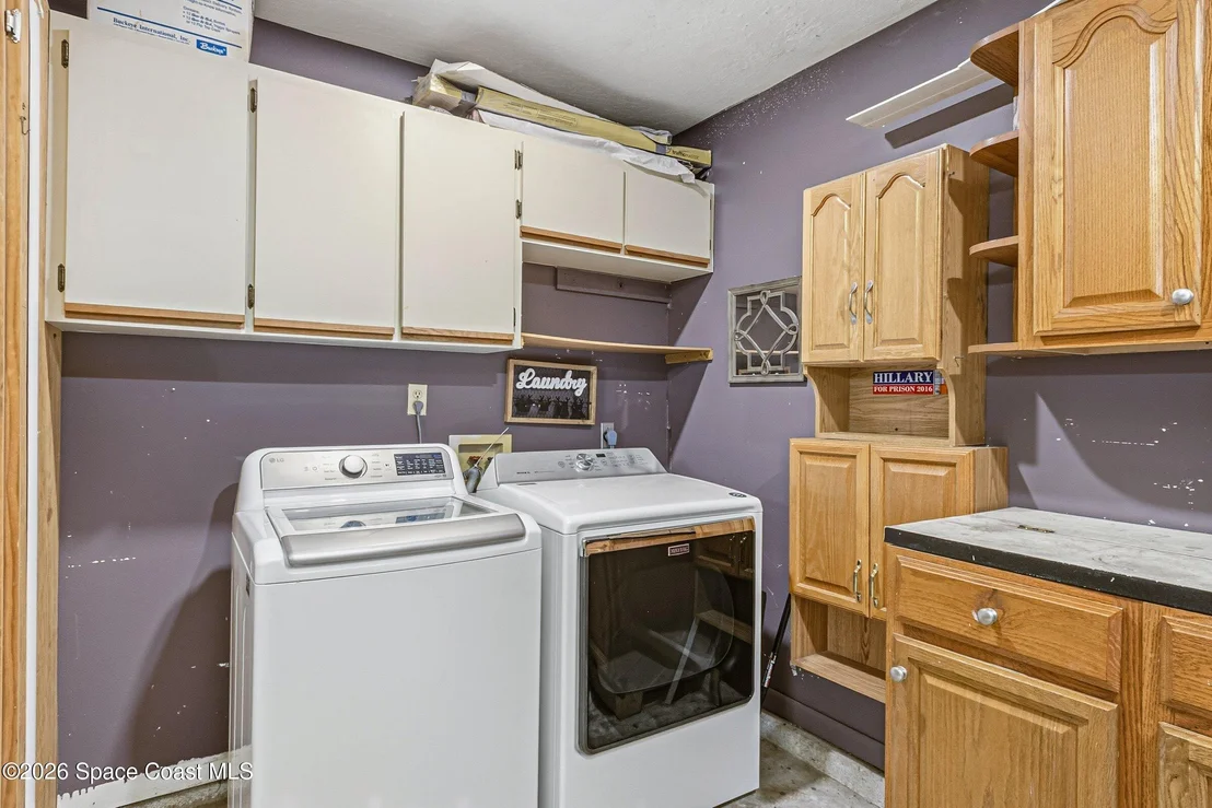 Photo of 413 Orlov Road NW