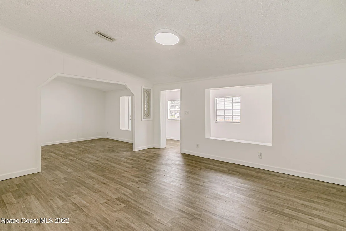 Photo of 1175 Luther Drive