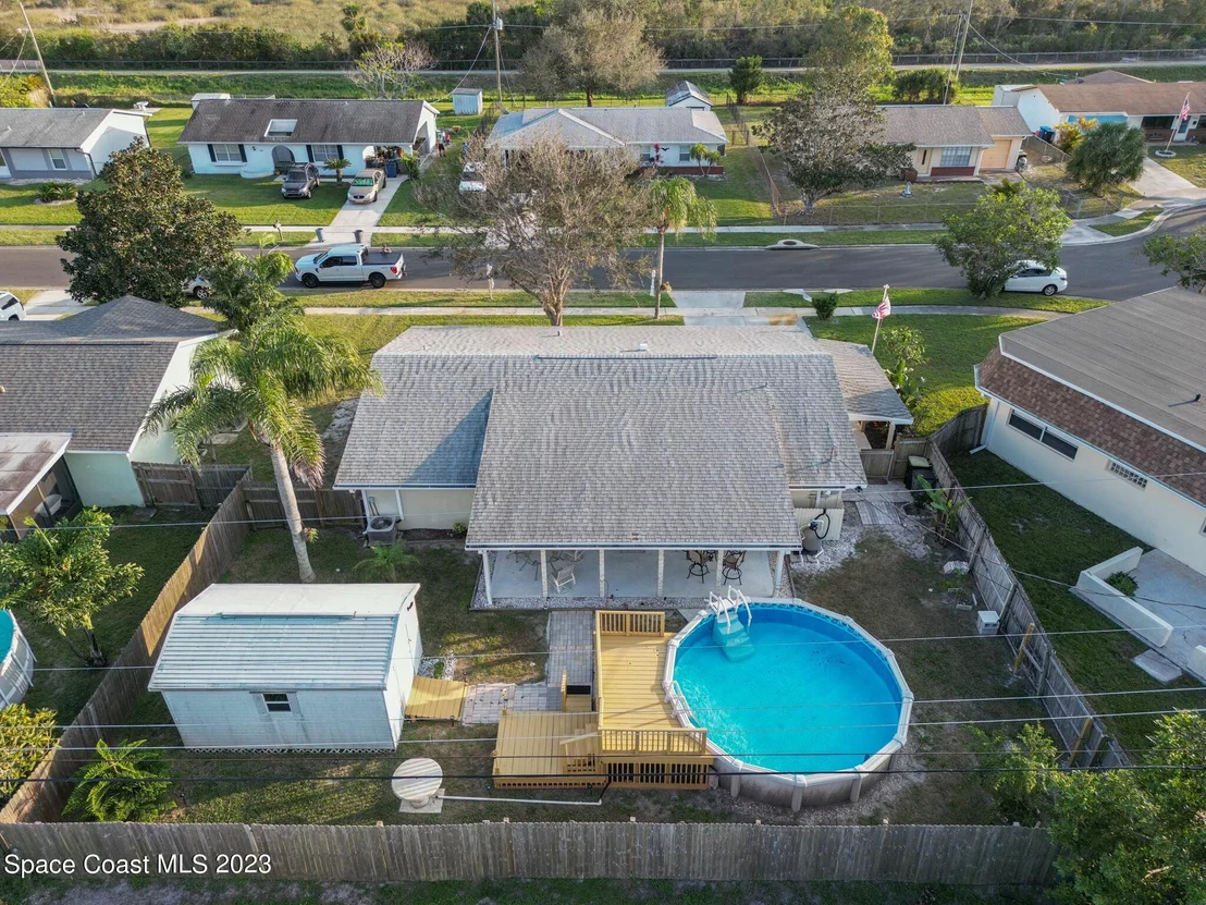 Photo of 3051 Edgewood Drive NE