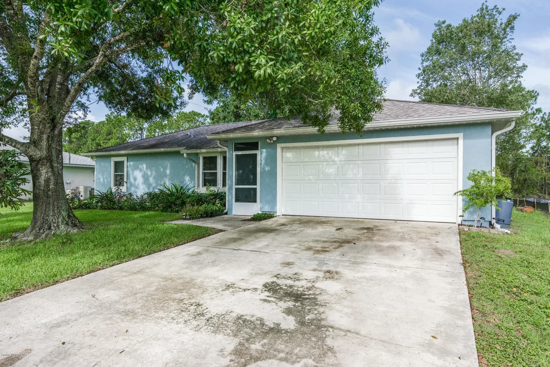 Photo of 260 Cavern Avenue SE