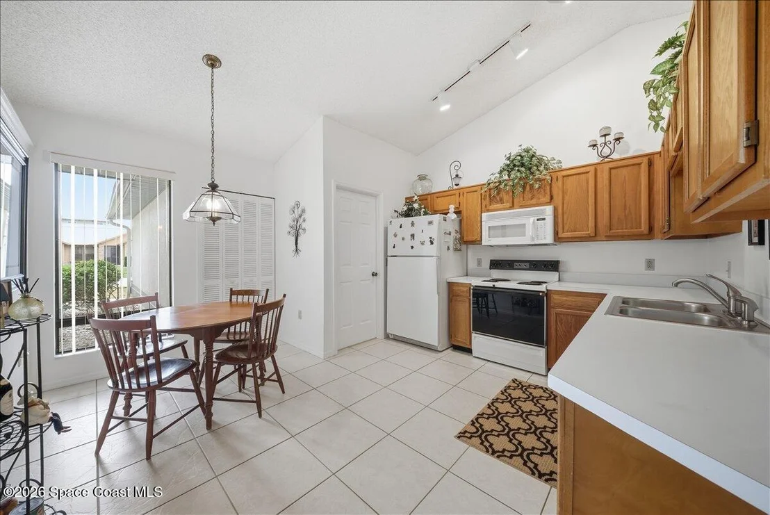 Photo of 899 Spirea Drive