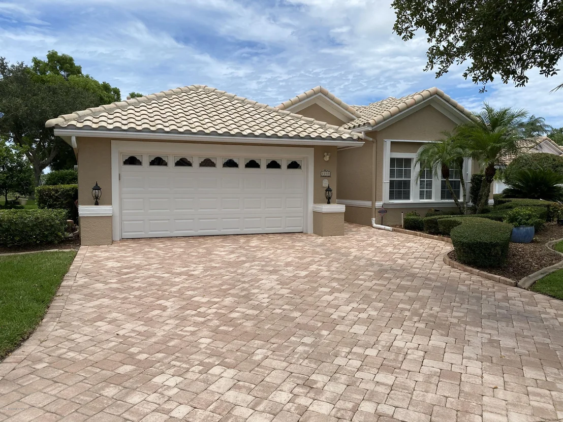 Photo of 1033 Palm Brook Drive