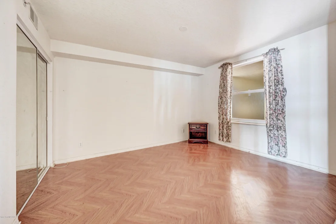 Photo of Unit 304 at 102 Riverside Drive