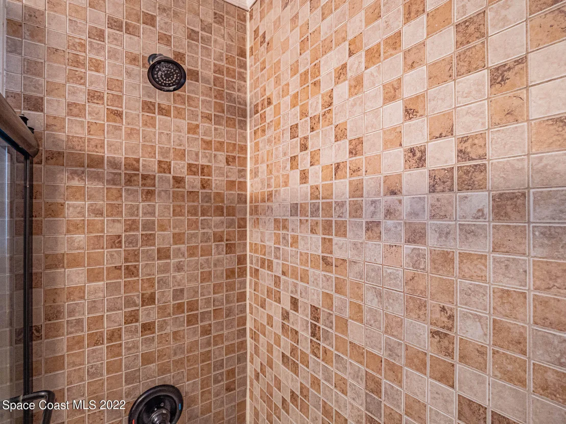Photo of 931 Bianca Drive NE