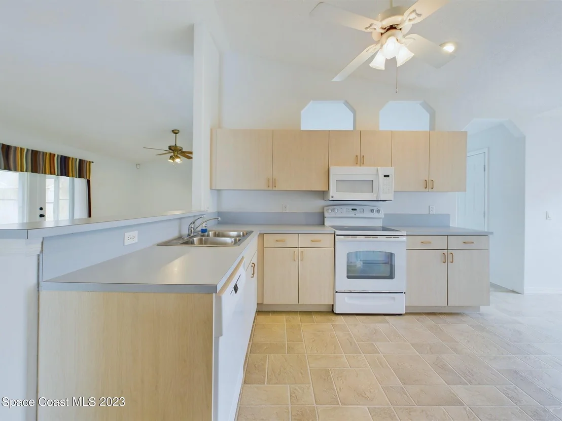 Photo of 1211 Meadow Lake Road