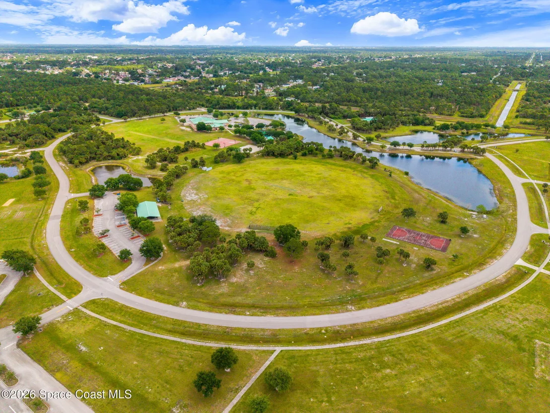 Photo of 826 Dockside Drive SW