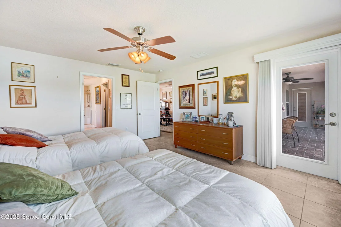 Photo of 2074 Botanica Circle