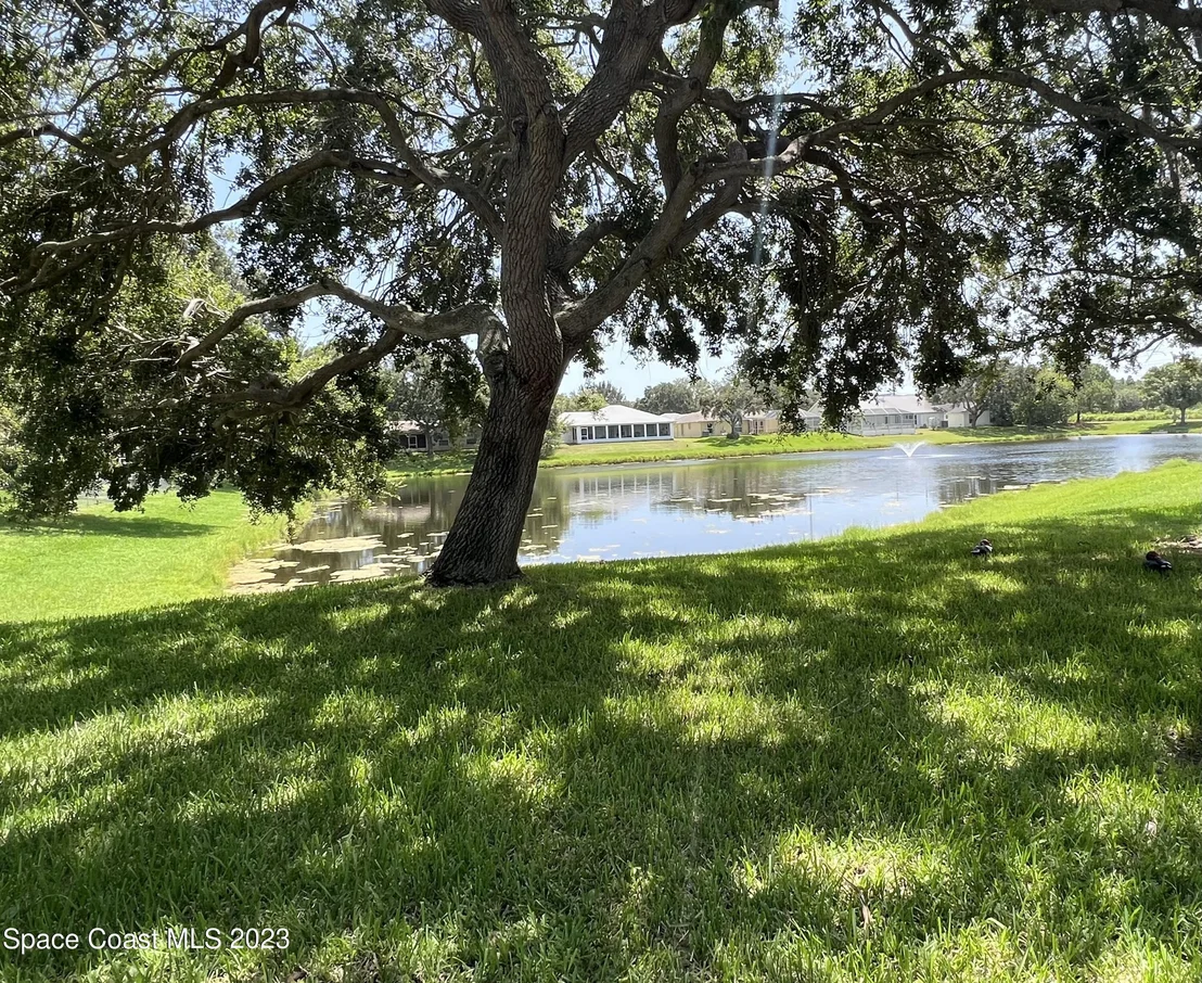 Photo of 4335 South Lakes Circle
