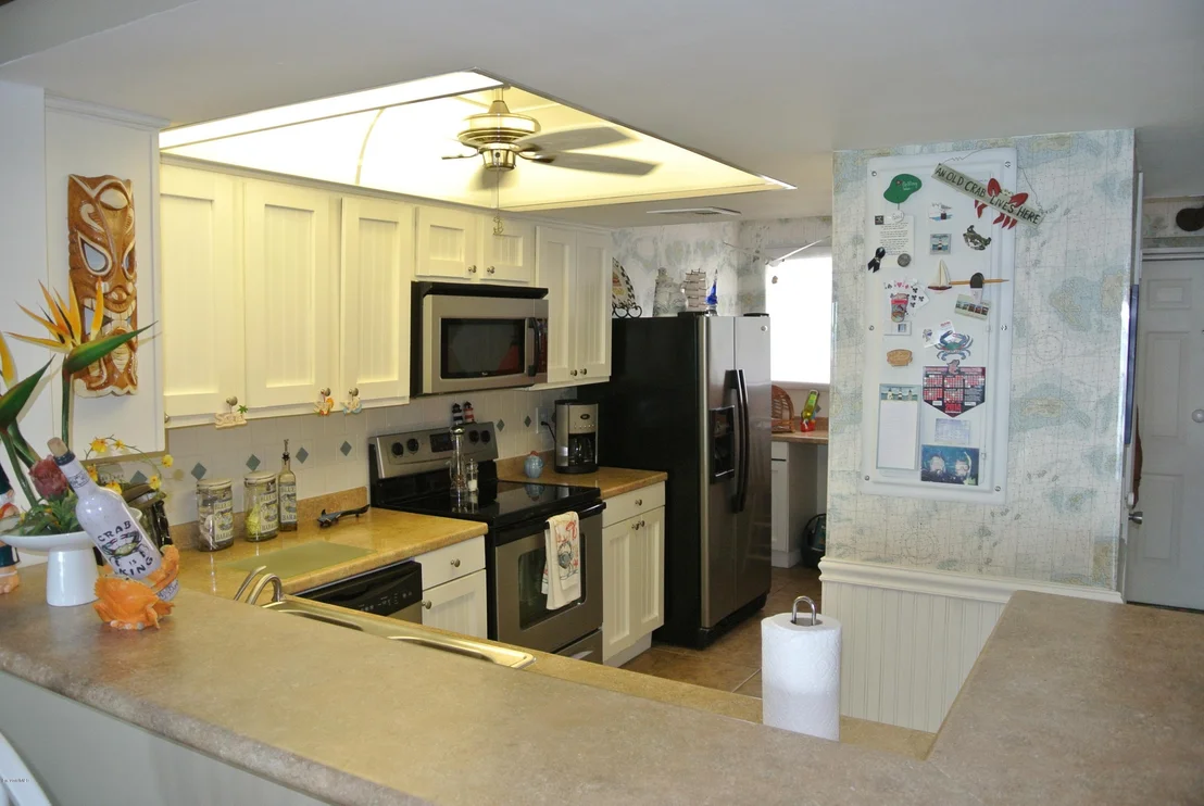 Photo of Unit 502 at 3901 Dixie Highway
