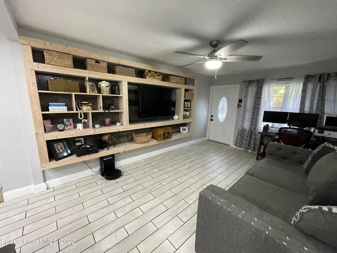 Photo of 4097 Robinhood Drive