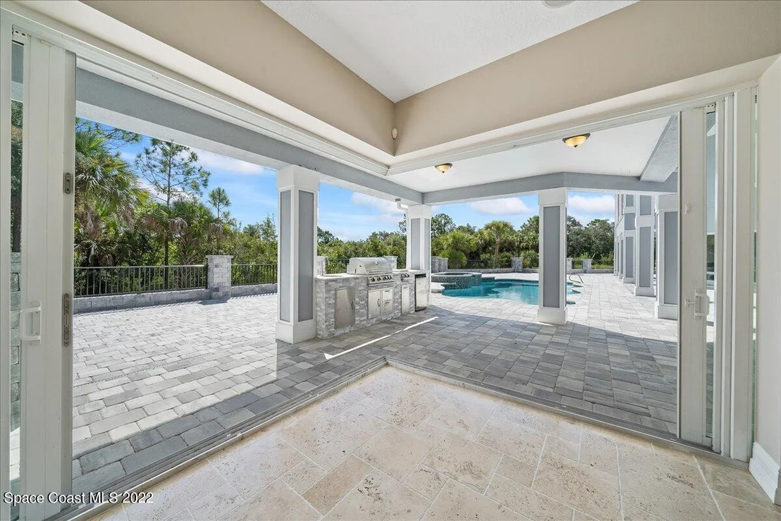 Photo of 5660 Willoughby Drive