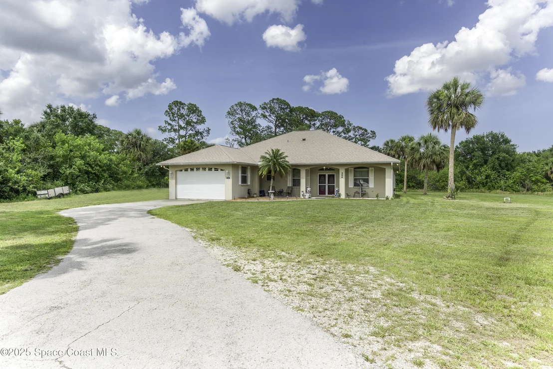 Photo of 386 Valencia Road