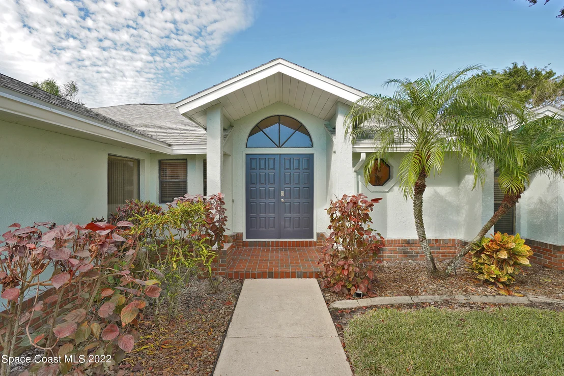 Photo of 452 Crystal Lake Drive