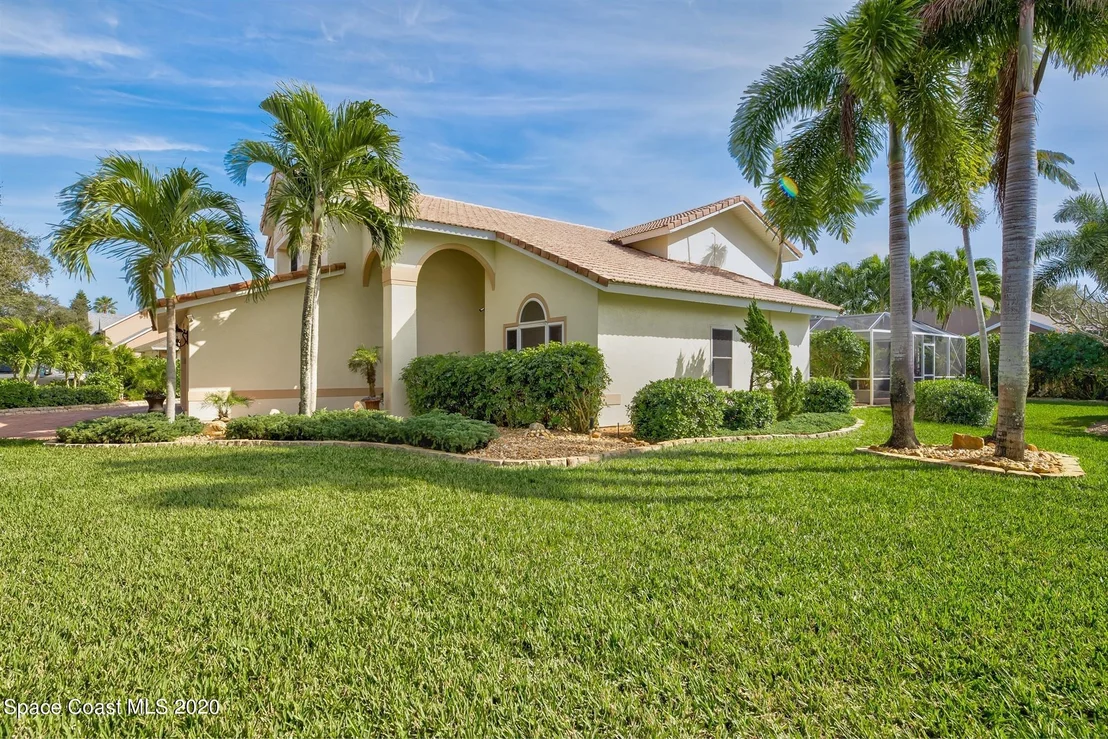 Photo of 569 Hummingbird Drive