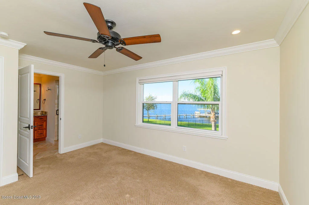 Photo of 3300 N Riverside Drive N