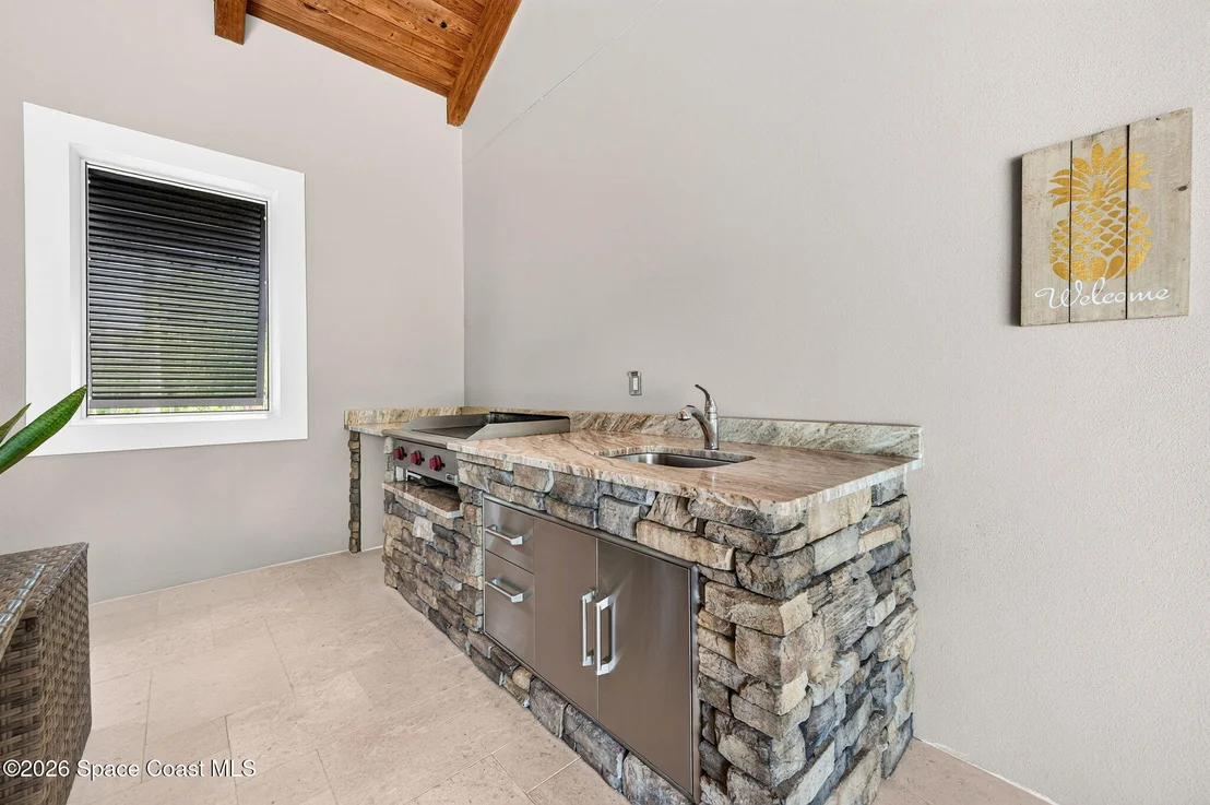 Photo of 3865 Reynolds Road