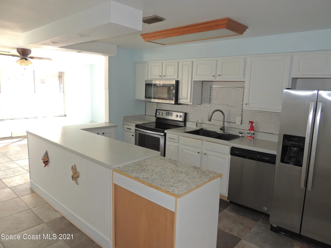 Photo of 2250 Shell Avenue