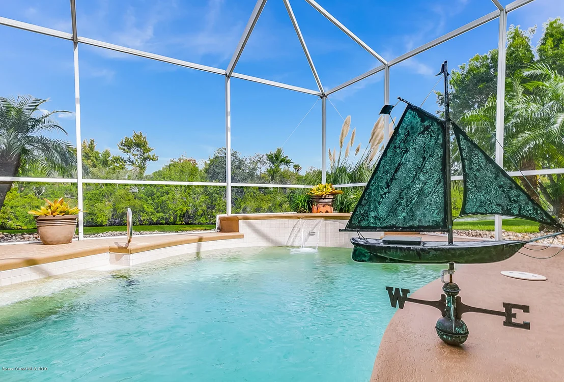 Photo of 925 Palm Brook Drive