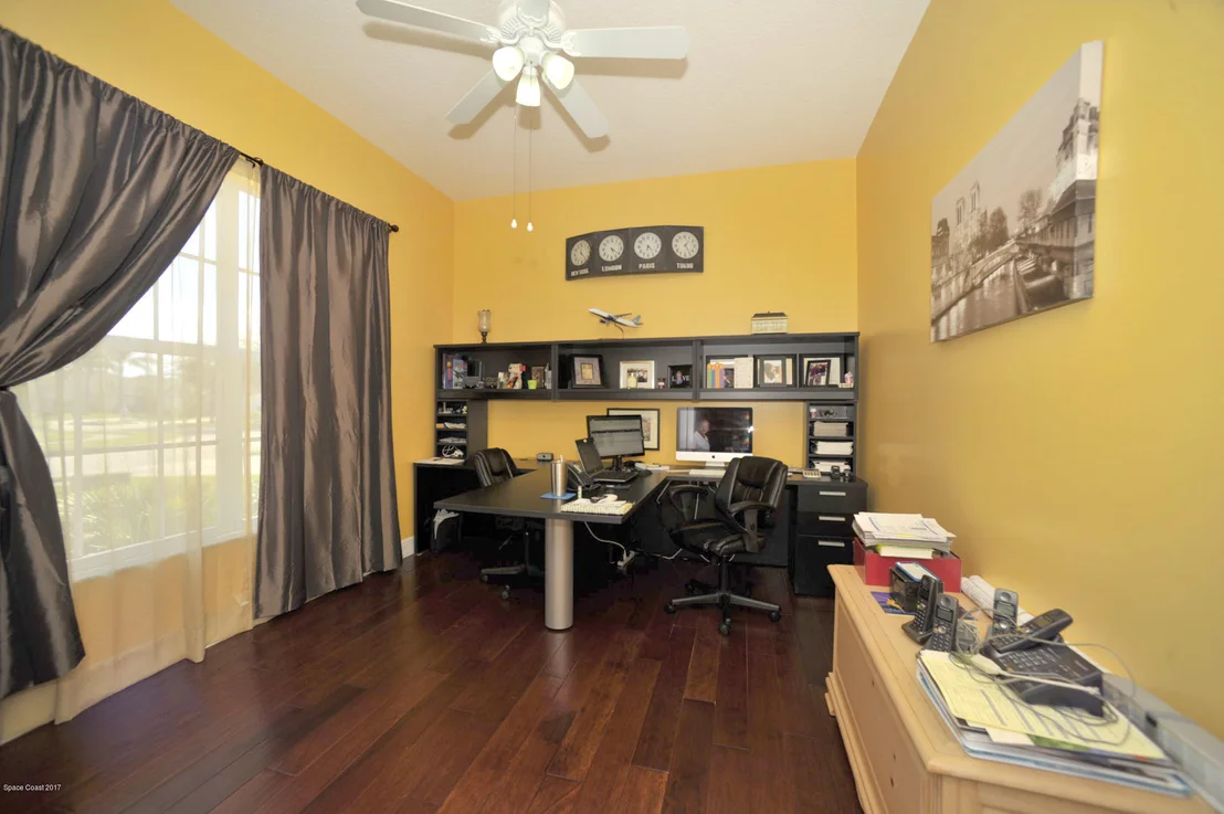 Photo of 4883 Buttonwood Drive
