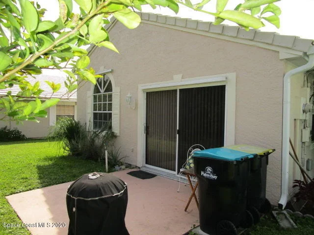 Photo of 810 Wateroak Drive NE