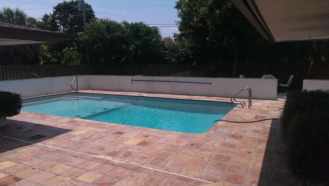 Photo of 521 W Riviera Boulevard