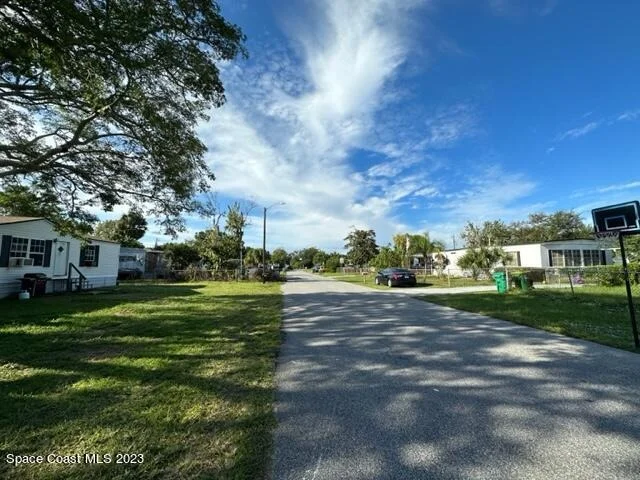 Photo of 6893 Columbine Drive