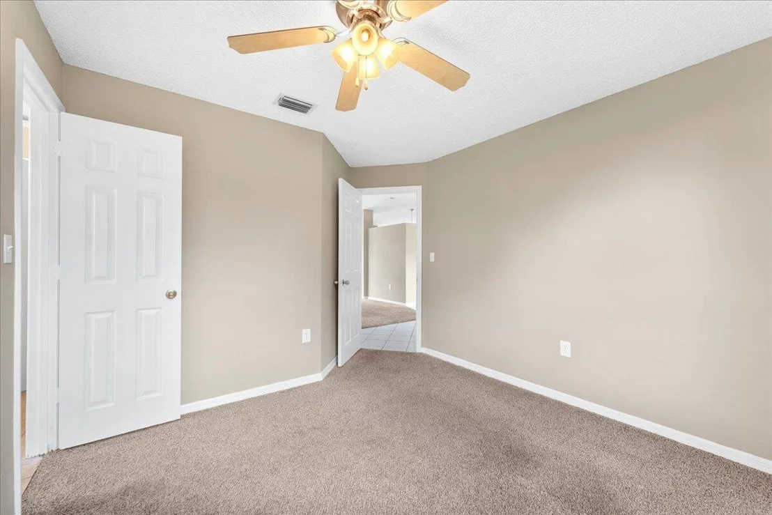 Photo of 280 Clearbrook NE