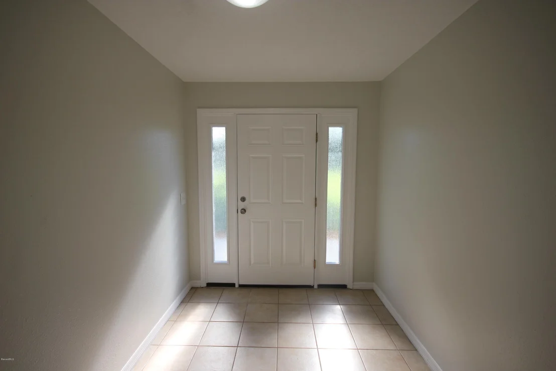 Photo of Unit 0 at 1835 Lansing Street