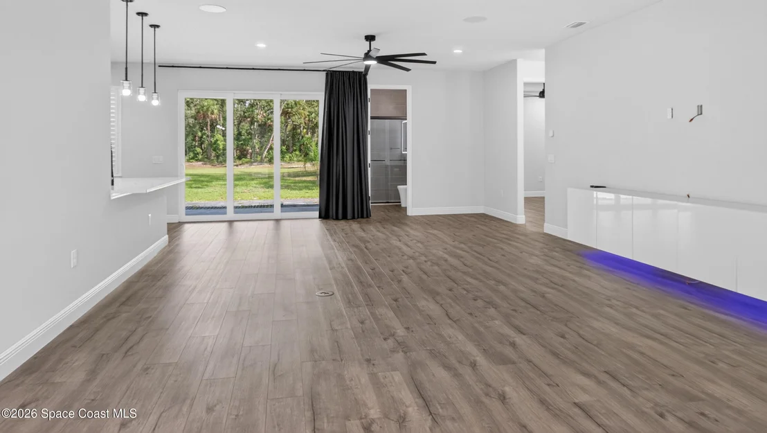 Photo of 1845 Market Circle NE