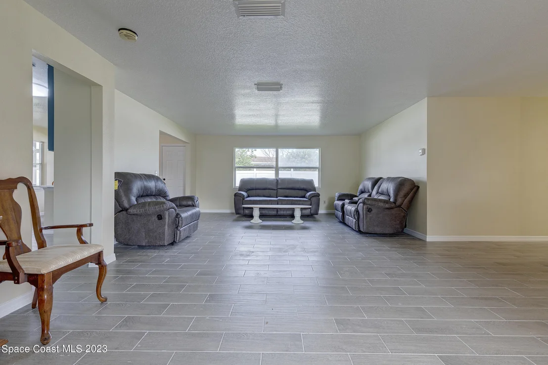 Photo of 1447 Floyd Drive
