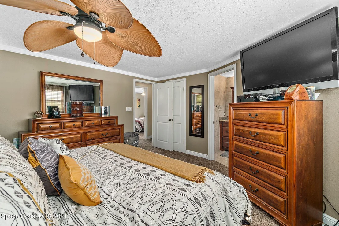 Photo of 1046 Pinetree Drive