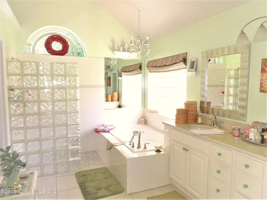 Photo of 941 Pelican Lane