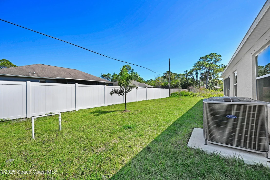 Photo of 1089 Savery Road