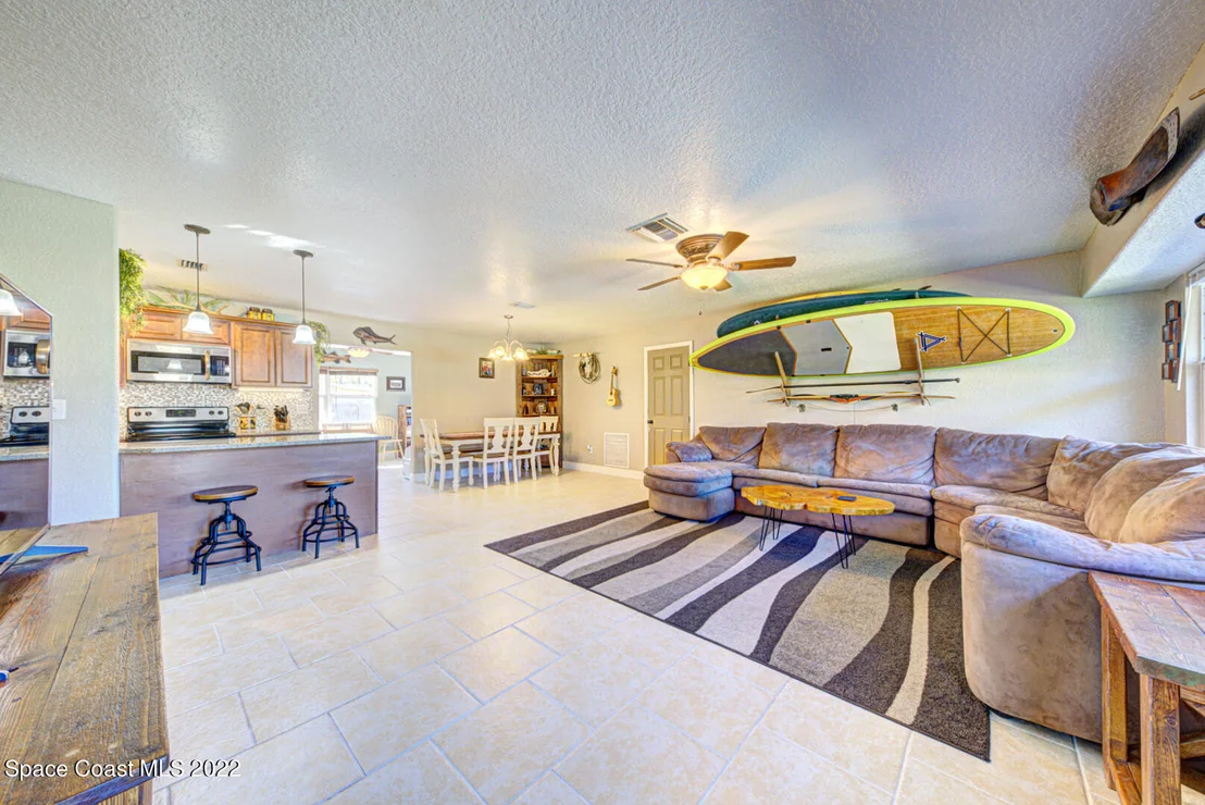 Photo of 4185 Milwaukee Avenue