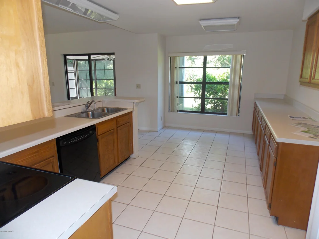 Photo of 886 Spirea Drive